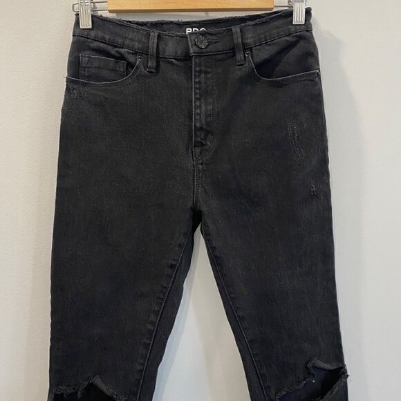 BDG Skinny High-Rise Grazer Jean in Black - Picture 7 of 13